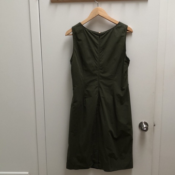 Banana Republic - shift dress with side pleat detail. - fern green - siz… - Picture 4 of 8